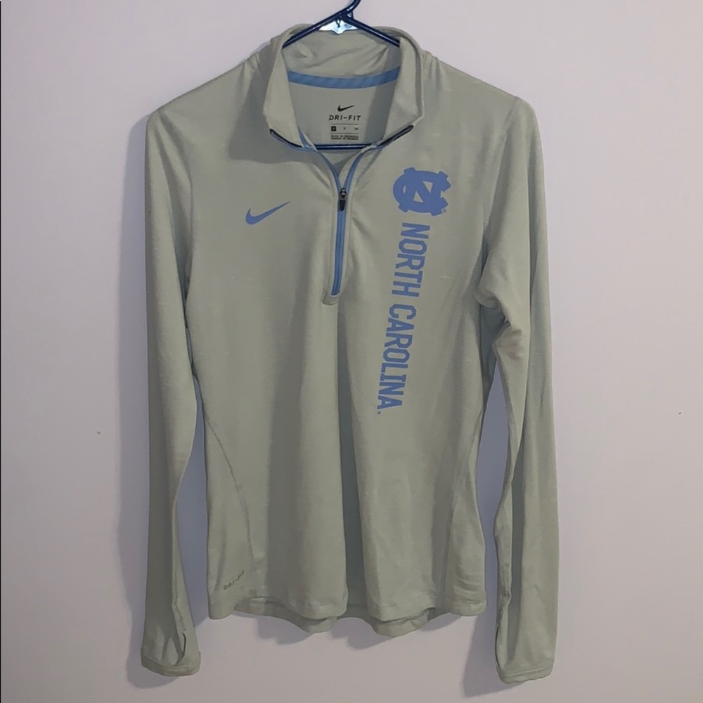 Nike dry-fit UNC pull over